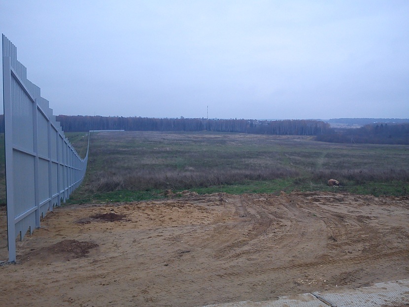 Забор, внутренняя сторона.jpg (161.04 КБ, 164271 просмотр) Забор, внутренняя сторона.jpg